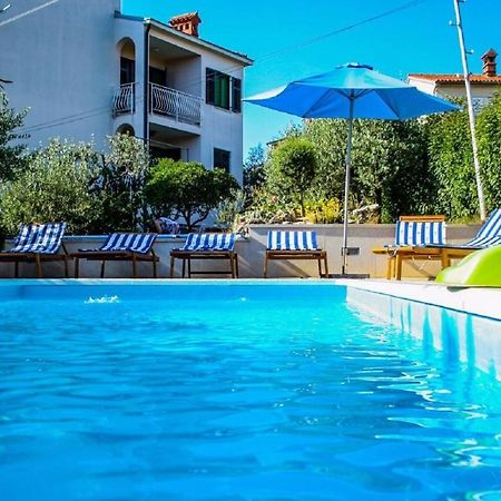 Apartments With A Swimming Pool Pula - 7356 Extérieur photo