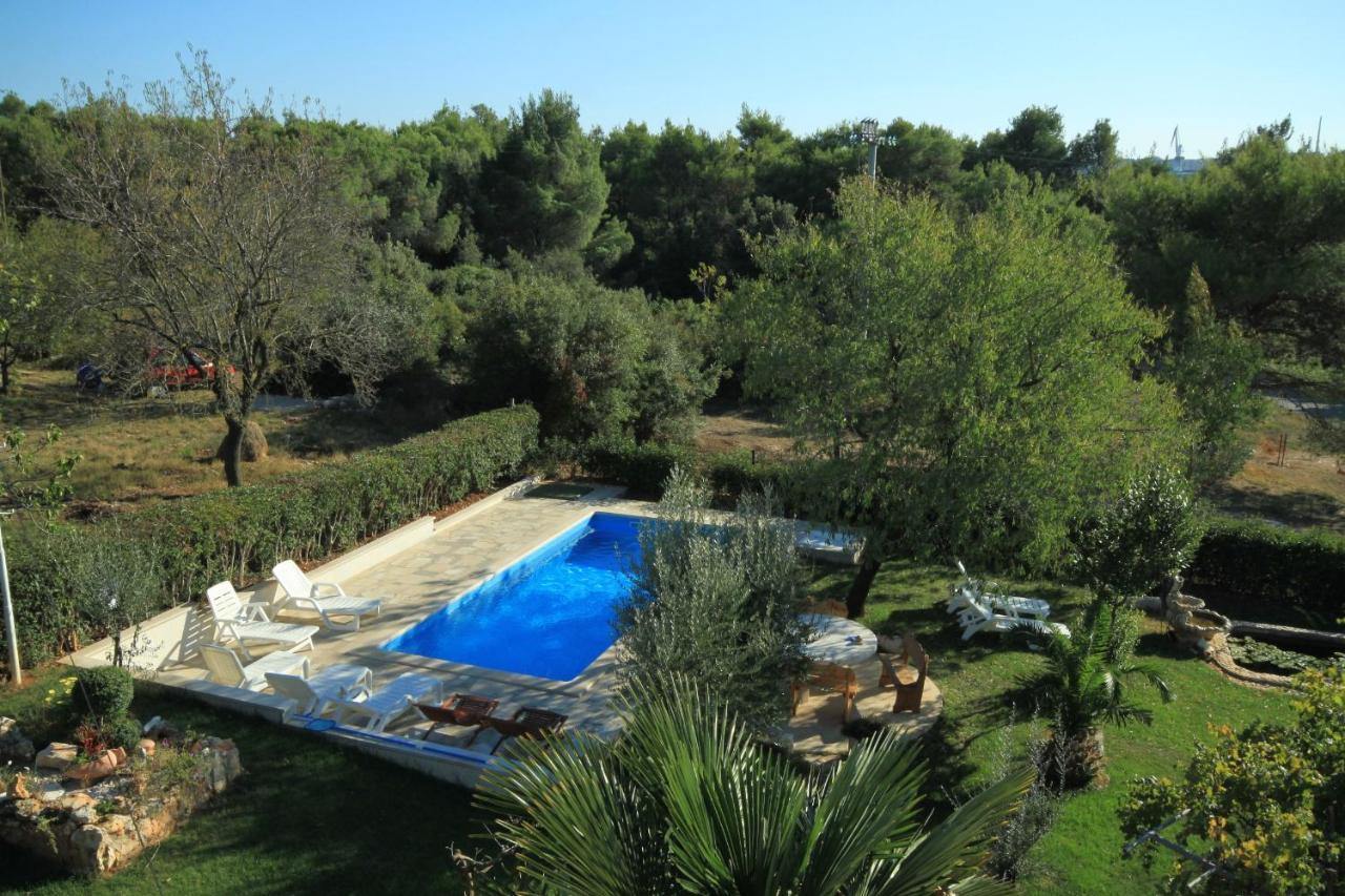 Apartments With A Swimming Pool Pula - 7356 Extérieur photo