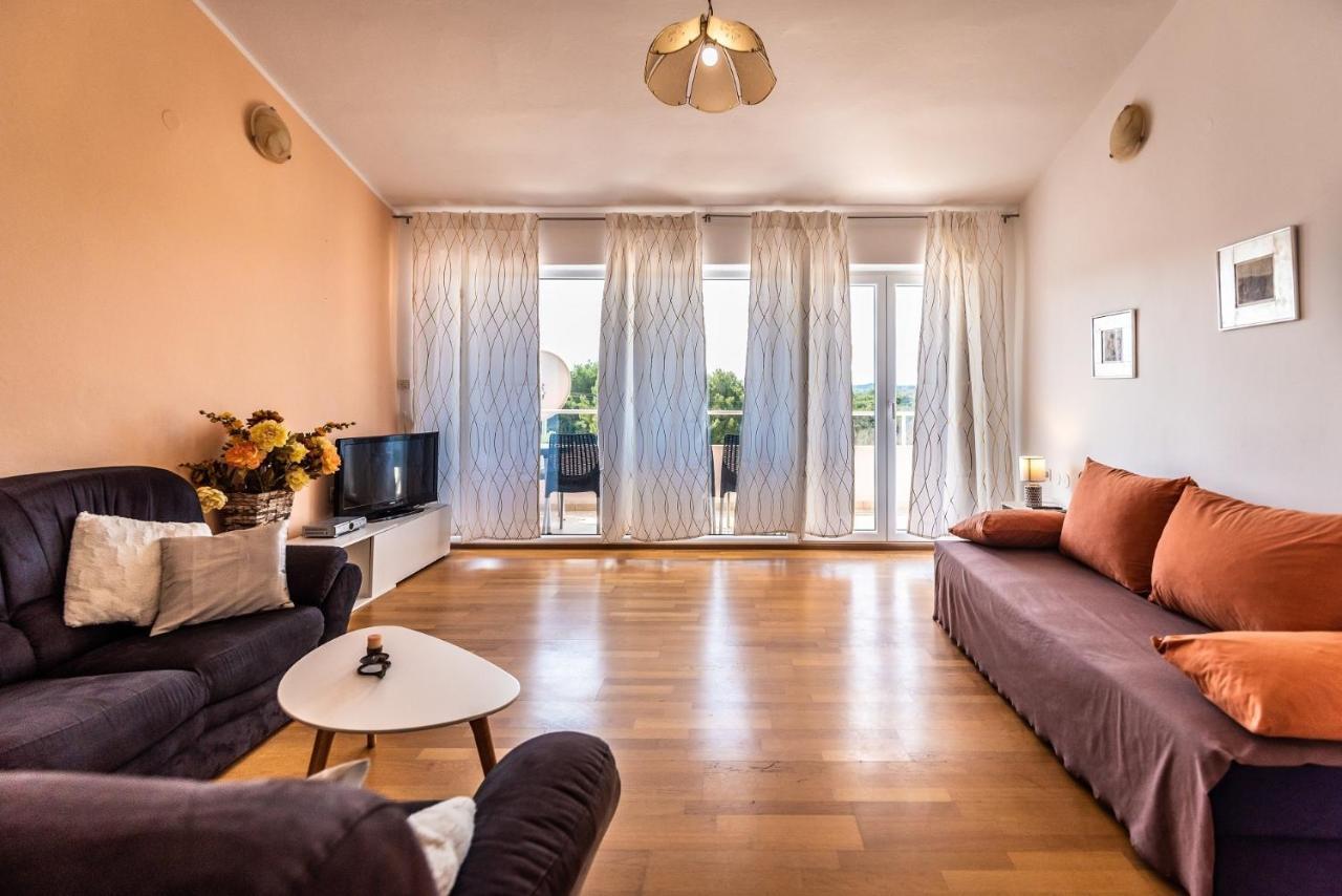 Apartments With A Swimming Pool Pula - 7356 Extérieur photo